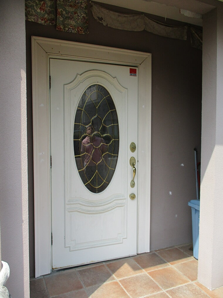 玄関ドア	の施工前