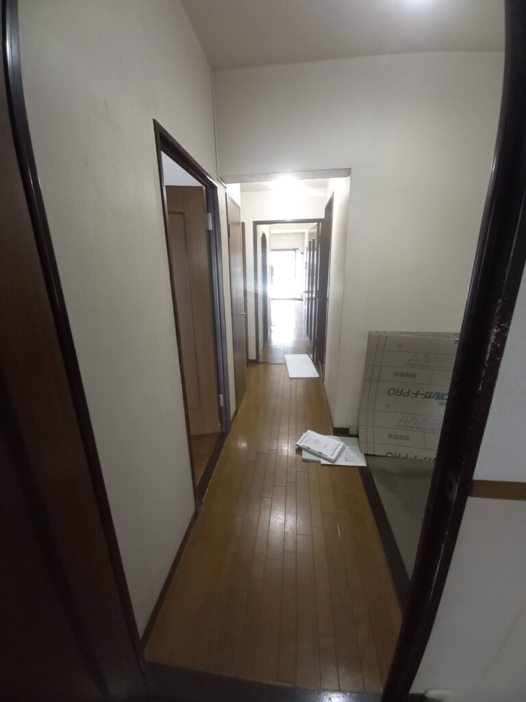 廊下の施工前